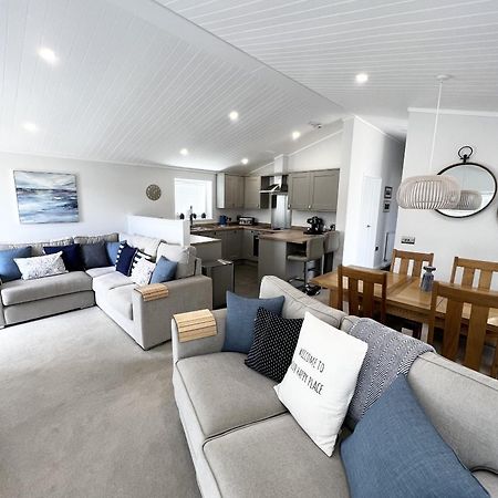 Diddly Squat Lodge With Hot Tub, Pendle View Holiday Park Clitheroe Exterior foto