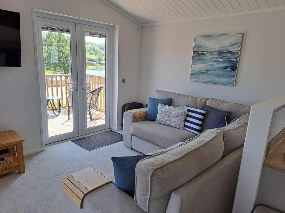 Diddly Squat Lodge With Hot Tub, Pendle View Holiday Park Clitheroe Exterior foto