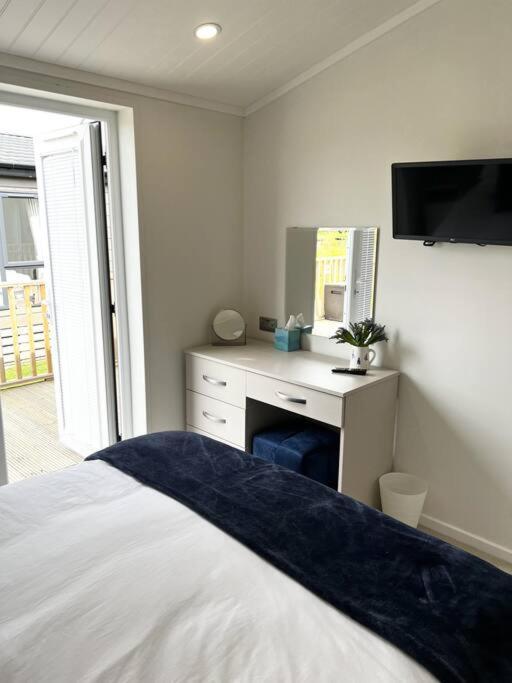 Diddly Squat Lodge With Hot Tub, Pendle View Holiday Park Clitheroe Exterior foto