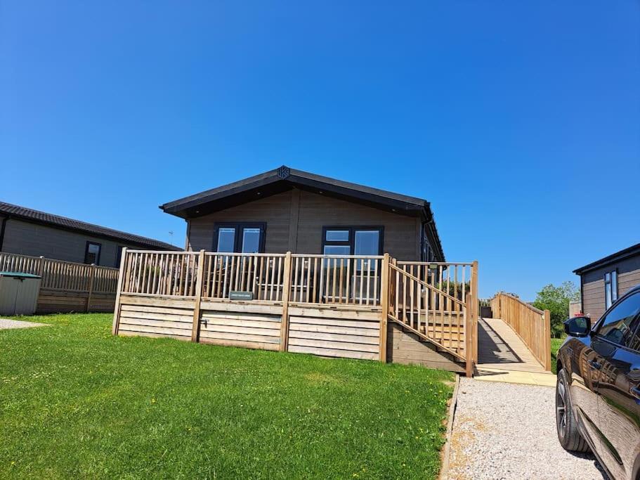Diddly Squat Lodge With Hot Tub, Pendle View Holiday Park Clitheroe Exterior foto
